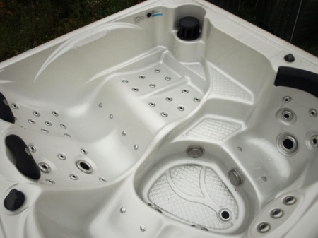 Гидромассажный бассейн Sunrans SR869 Гидромассажный бассейн Sunrans SR869